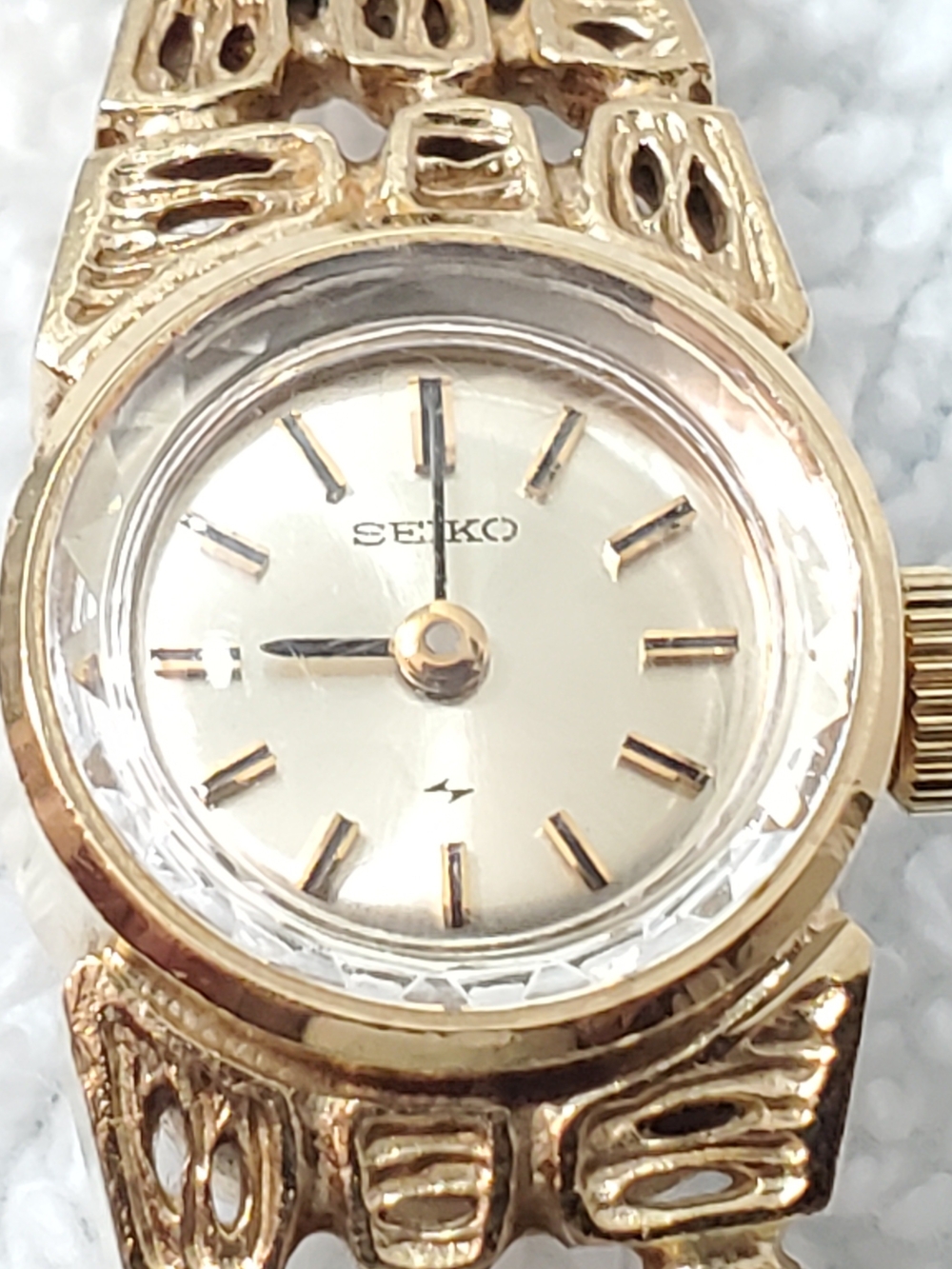 Vintage 1970's Seiko Ladies Cocktail Manual Wind Watch Faceted Crystal 17 Jewels